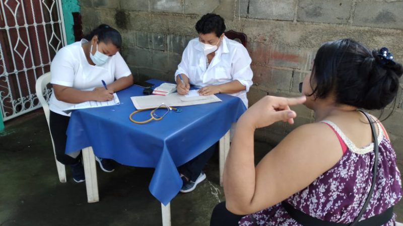 Atención gratuita a vecinos del barrio David Tejada Managua. Radio La Primerísima