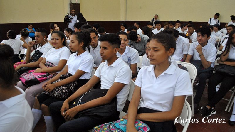 Comunidad escolar del Elvis Díaz lista para inicio de clases Managua. Por Jaime Mejía/Radio La Primerísima