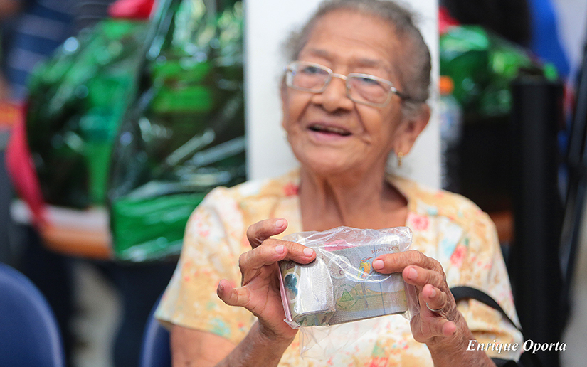 Más de 800 pensionados reciben sus cheques en Jinotega Managua. Radio La Primerísima