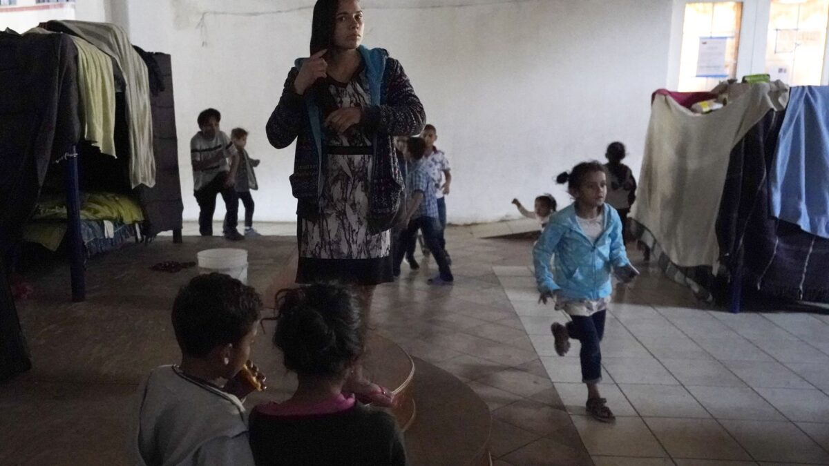 Reabren albergue para niños migrantes en Texas Agencia