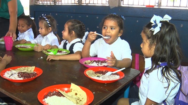 Refuerzan Merienda Escolar en municipios afectados por ciclones Managua. Radio La Primerísima