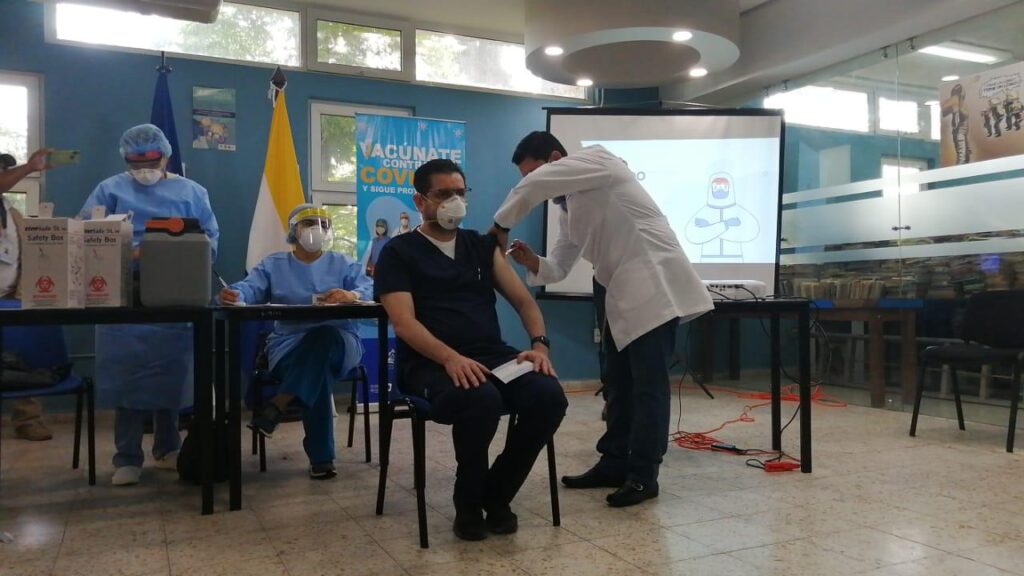 Arranca inmunización contra Covid-19 en Honduras San Pedro Sula. Proceso Digital