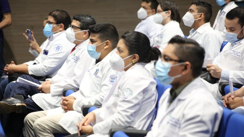 Capacitan a médicos sobre electrocardiografía básica en hospital Vélez Paiz Managua. Radio La Primerísima