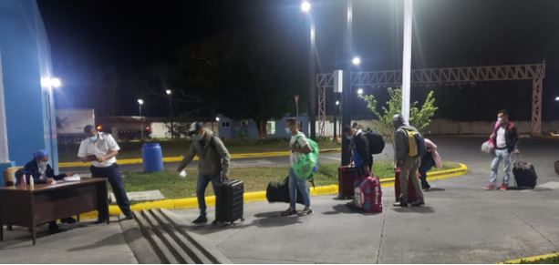 Llegan 200 nicas procedentes de Panamá Managua. Radio La Primerísima