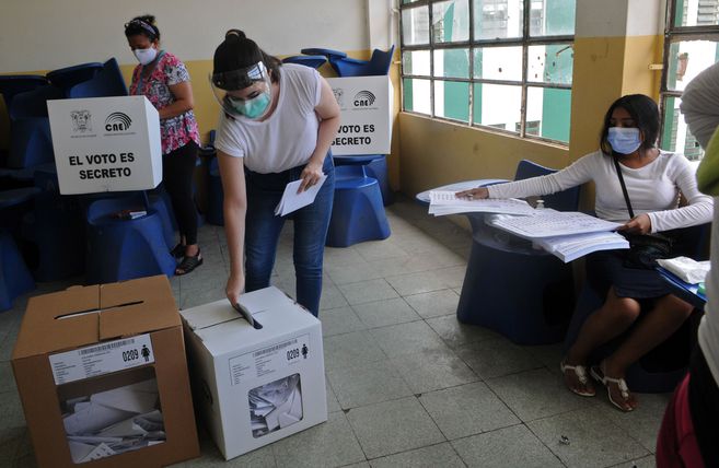 Sigue incertidumbre en Ecuador mientras sigue recuento de votos Quito. Prensa Latina