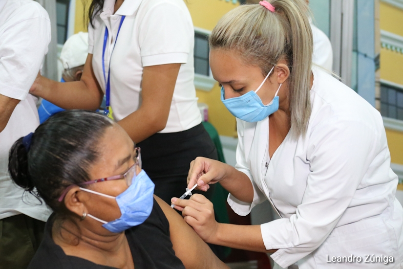 Sigue vacunación voluntaria contra Covid-19 Managua. Radio La Primerísima