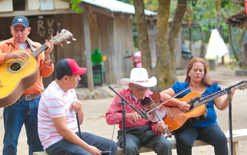 Don Adán Hernández presenta su disco “El Grito del Bolo” Managua. Radio La Primerísima 