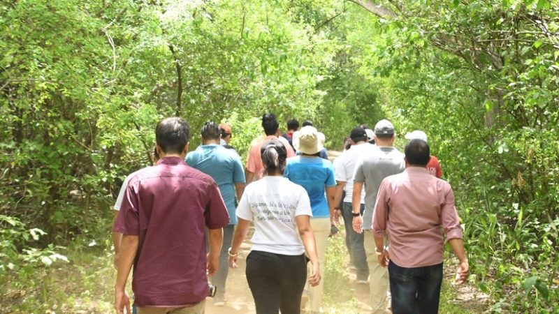 Familias visitan senderos del Volcán Masaya Managua. Radio La Primerísima