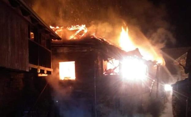Bomberos reportan dos casas quemadas en Managua Managua. Radio La Primerísima