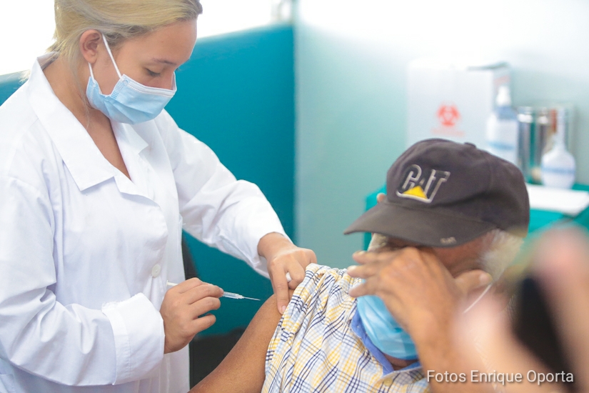 Realizan  jornada de vacunación contra Covid-19 en Chinandega Managua. Radio La Primerísima