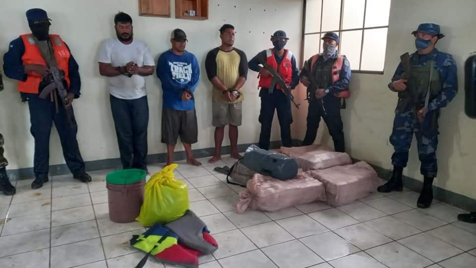Sujetos son capturados con 167 paquetes de cocaína Managua. Radio La Primerísima