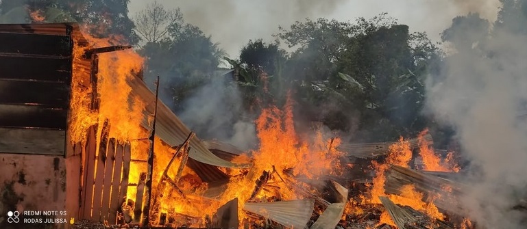 Incendio reduce a cenizas una casa en Siuna Managua. Radio Uraccan Siuna