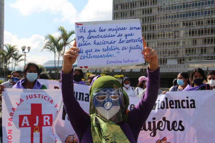 Guatemaltecas reafirman lema Vivas nos queremos Guatemala. Prensa Latina