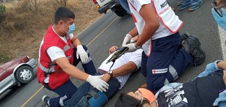 Choque entre camión y carro deja tres lesionados Managua. Radio La Primerísima
