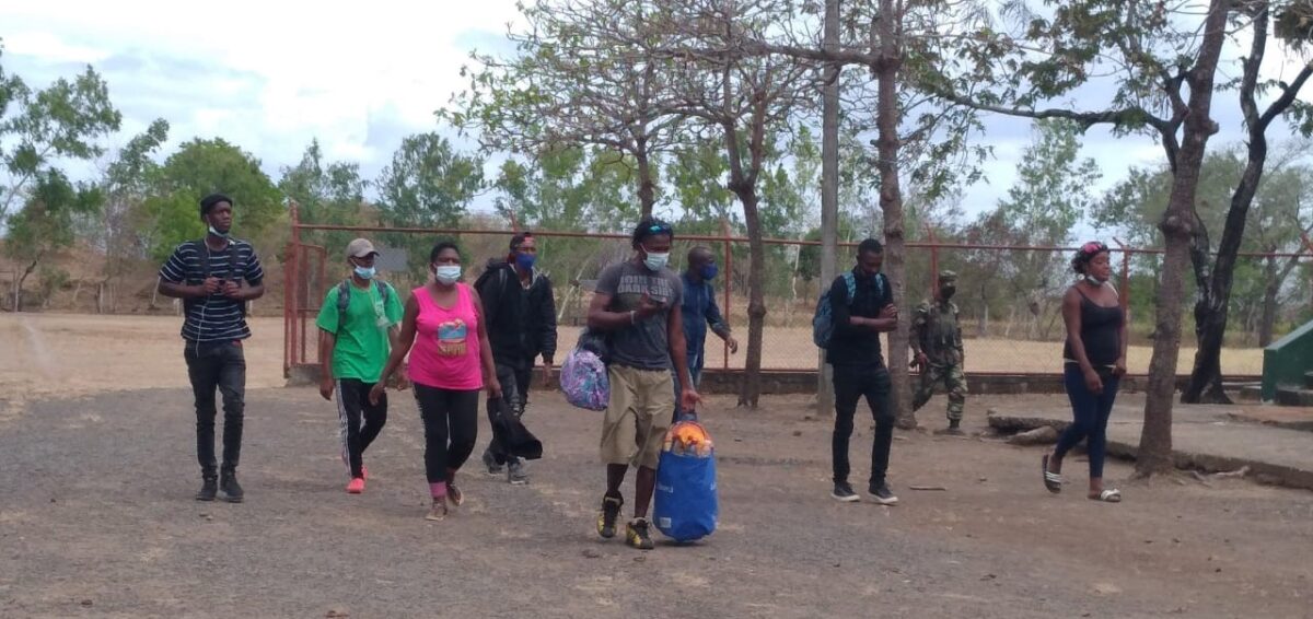 Ejército retiene 528 migrantes de distintos países Managua. Radio La Primerísima