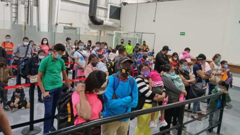 Detienen a migrantes que se hicieron pasar como turistas en Monterrey Agencia