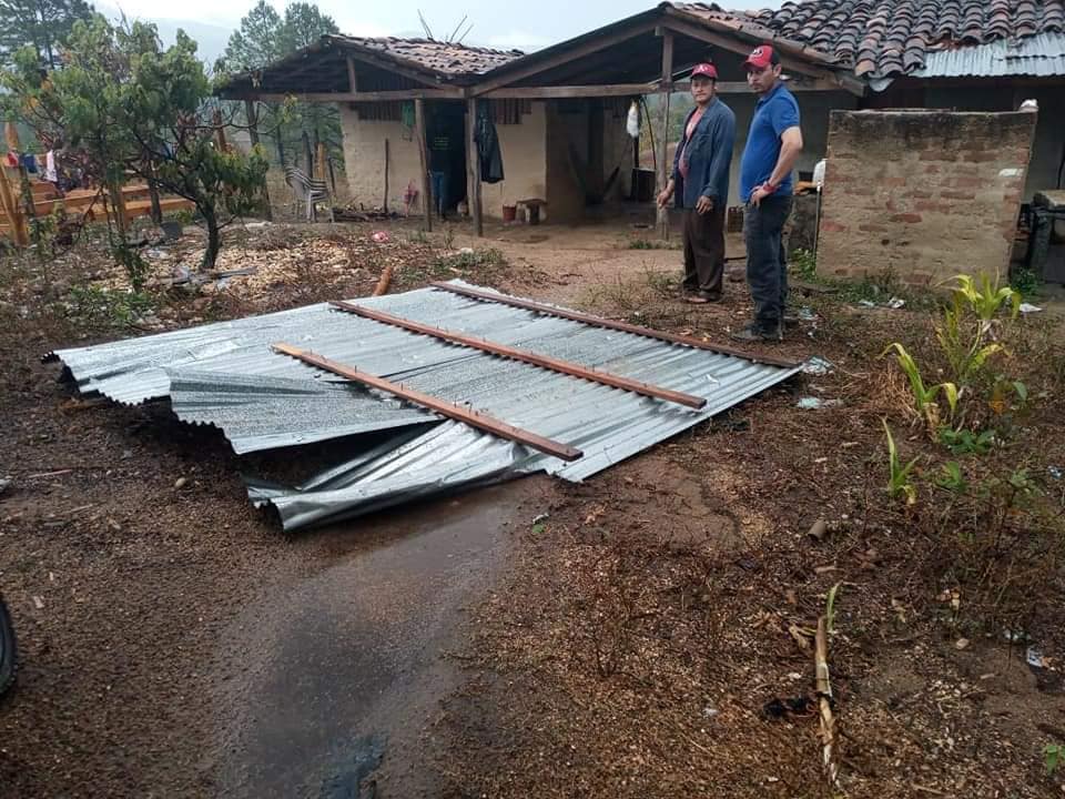 Fuertes vientos y lluvias causan daños en techos de 6 viviendas en Nueva Segovia Managua. Radio La Primerísima