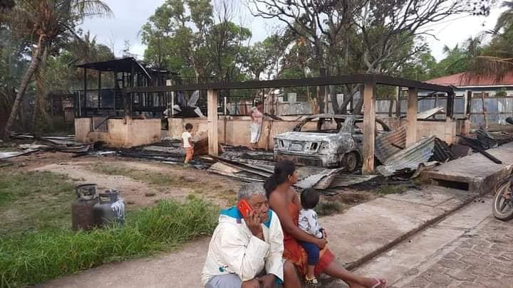 Incendios arrasan casas, vehículo y varios negocios en Bilwi Managua. Radio La Primerísima