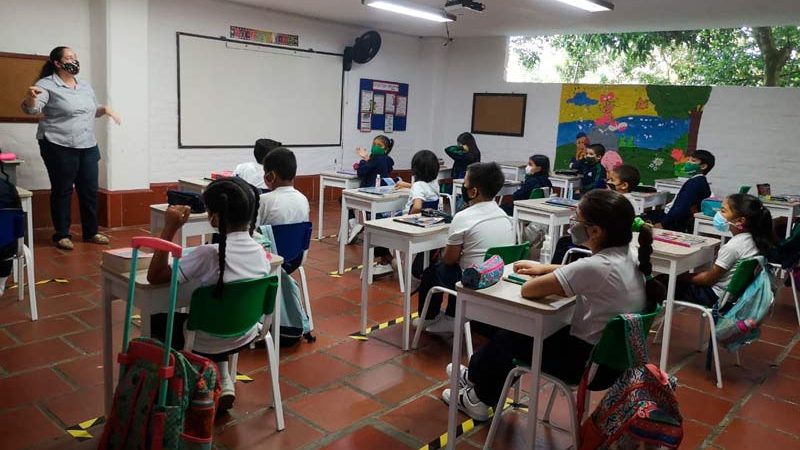 Reanudan clases presenciales en escuelas de El Salvador San Salvador. Prensa Latina