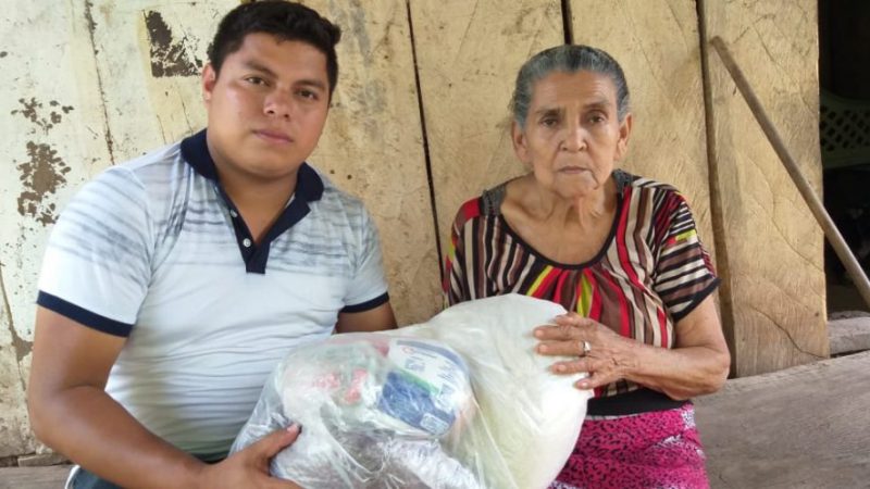 Entregan paquetes alimenticios a madres de héroes en Waslala Managua. Radio La Primerísima