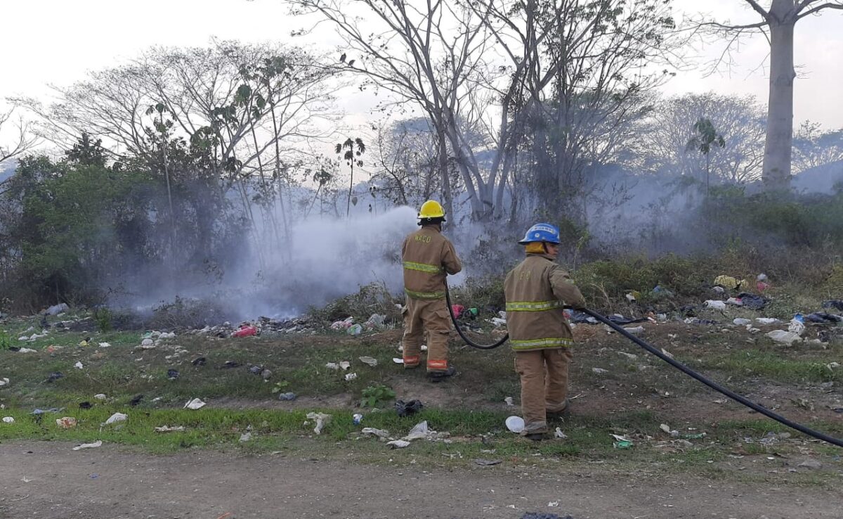Bomberos controlan 22 incendios de maleza y basura Managua. Radio La Primerísima