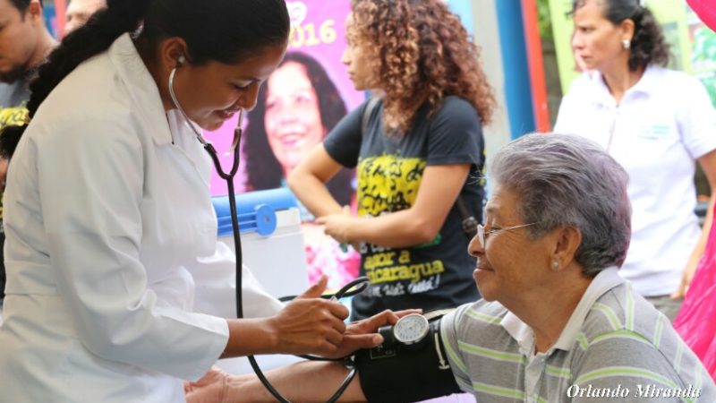 Iniciarán vacunación de trabajadores de la salud contra Covid-19 Managua. Radio La Primerísima