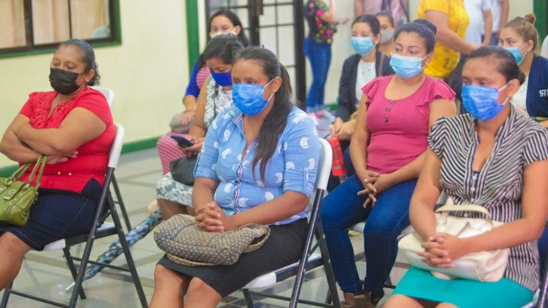 Mujeres emprendedoras reciben financiamiento Managua. Radio La Primerísima
