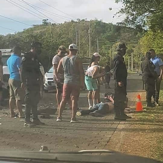 Motociclista muere al impactar contra camioneta en Rivas Managua. Radio La Primerísima