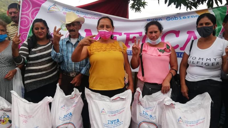 Entregan bono de semillas de frijol a productores de Matagalpa Managua. Radio La Primerísima