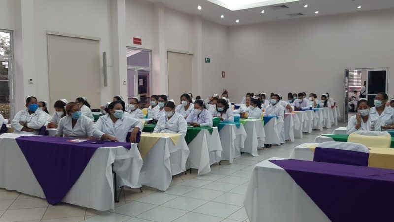 Enfermeros comparten experiencias para mejorar atención Managua. Por Libeth González/Radio La Primerísima