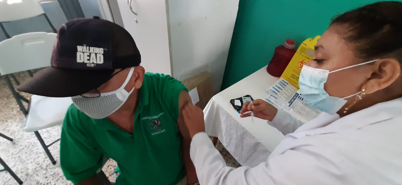 Vacunan contra Covid-19 en Distrito I de Managua Managua. Por Libeth González/Radio La Primerísima