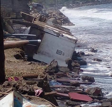 Marejadas dejan grandes afectaciones en puerto Corinto Managua. Radio La Primerisima 