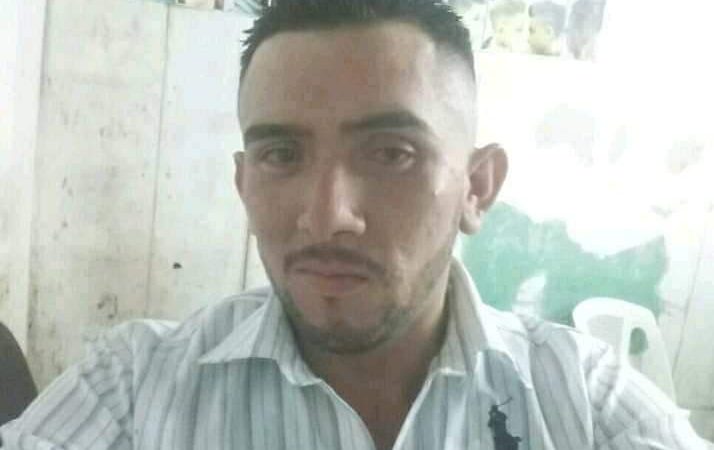 Motorizado muere al ser impactado por camioneta Managua. Radio La Primerísima 
