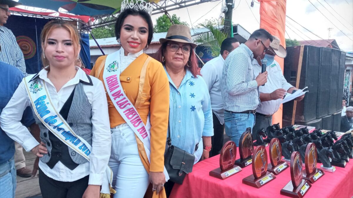 Finalizan fiestas en honor a la Santa Cruz en Carazo Managua. Radio La Primerísima 