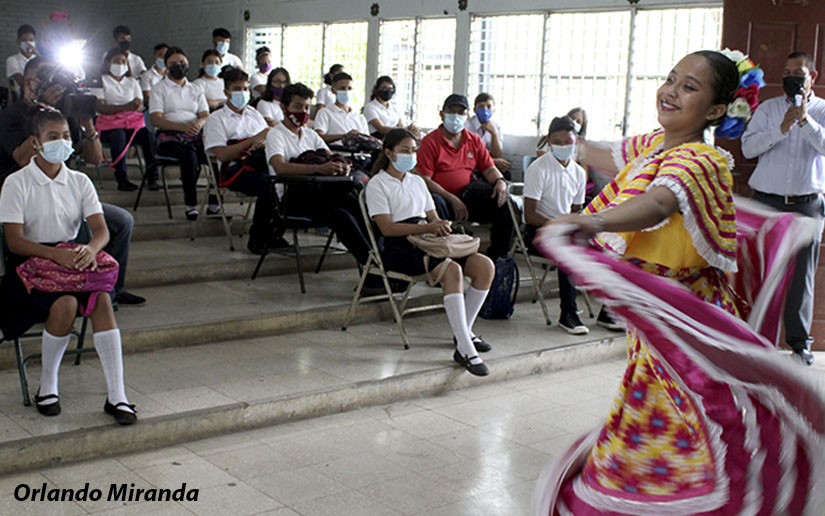 Estudiantes conmemoran Día de Dignidad Nacional Managua. Radio La Primerísima