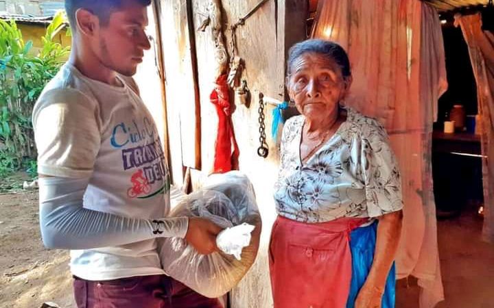 Entregan 2 mil paquetes alimenticios en Carazo Jinotepe. Manuel Aguilar/Radio La Primerísima