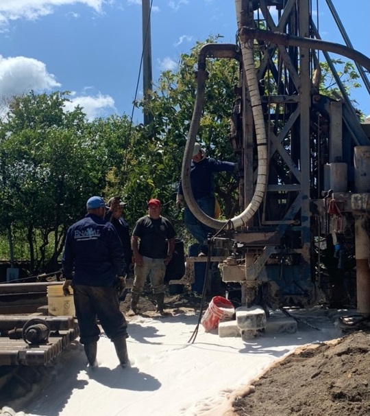 Construyen pozo de agua en una comarca de Managua Managua. Radio La Primerísima