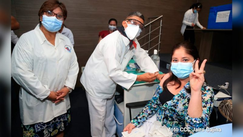 Minsa continúa vacunación voluntaria contra el Covid-19 Managua. Radio La Primerísima