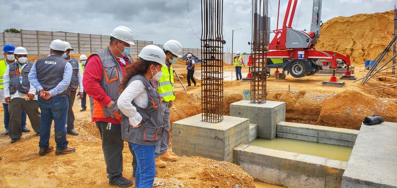 Autoridades supervisan construcción de nuevo hospital de Bilwi Managua. Radio La Primerísima 