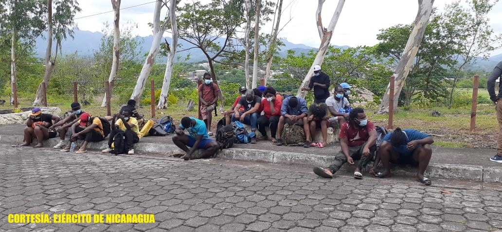 Ejército retiene 23 migrantes en pasos no habilitados Managua. Radio La Primerísima