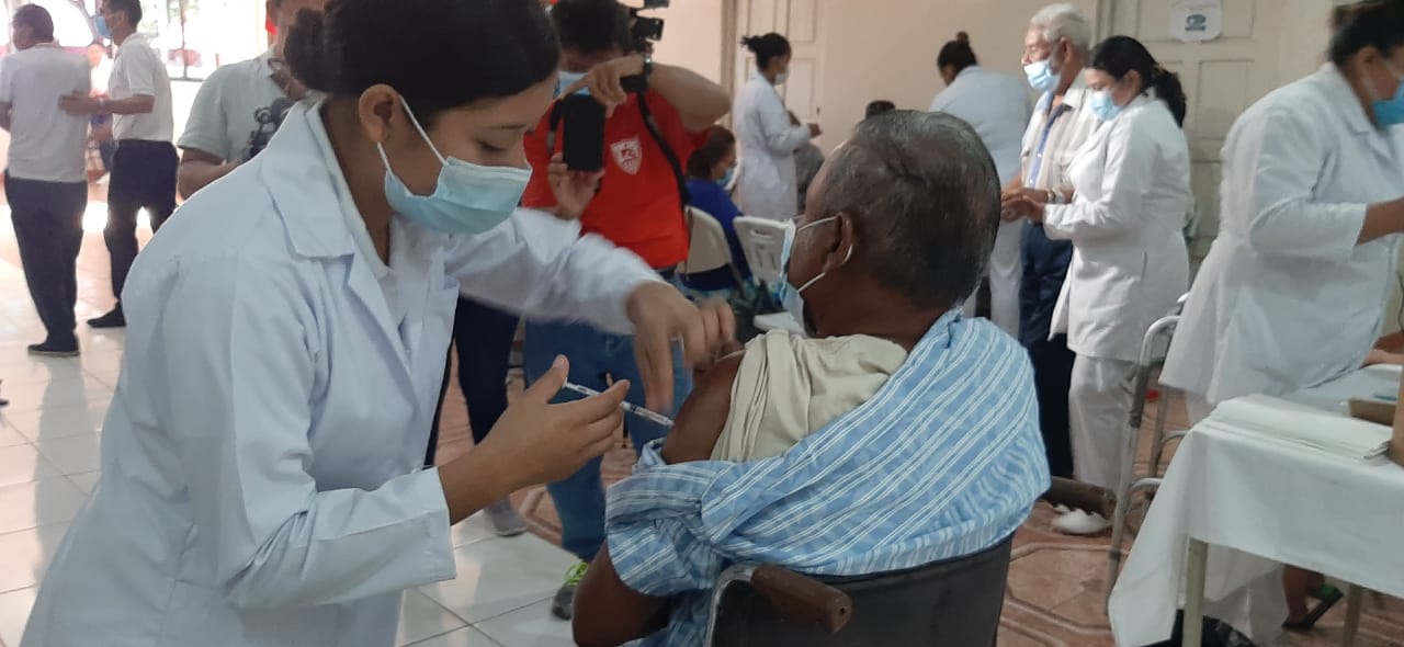 Continuará vacunación contra el coronavirus a mayores de 50 años   Managua. Radio La Primerísima