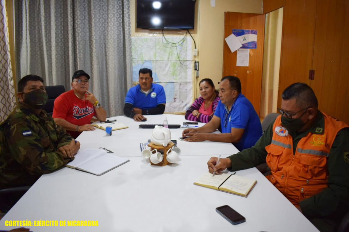 Ejército se reúne con autoridades municipales en San Francisco Libre Managua. Radio La Primerísima