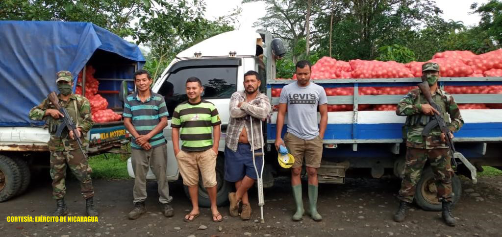 Retienen a nicaragüenses con cargamento de cebolla Managua. Radio La Primerísima 