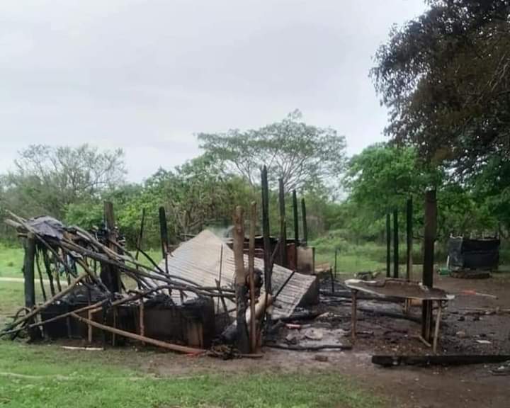 Incendio dejó sin casa a madre de cinco hijos Managua. Radio La Primerísima 