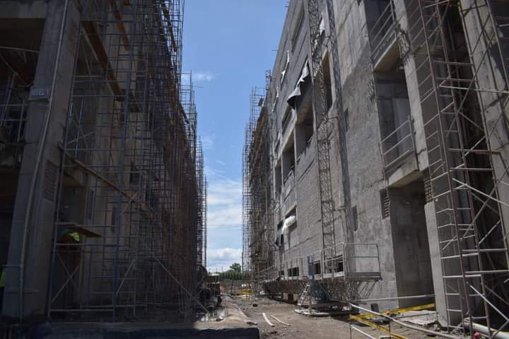 A paso firme construcción del hospital en León Managua. Radio La Primerísima