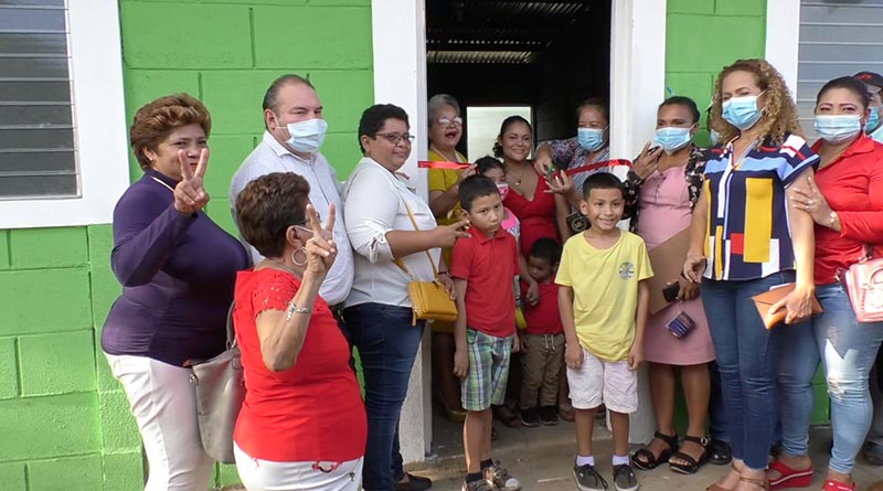 Entregan viviendas del programa Bismarck Martínez en Chinandega Managua. Radio La Primerísima