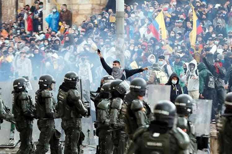 Sigue represión contra pueblo colombiano París. Prensa Latina