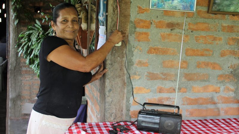 ENATREL electrifica más comunidades Managua. Radio La Primerísima  