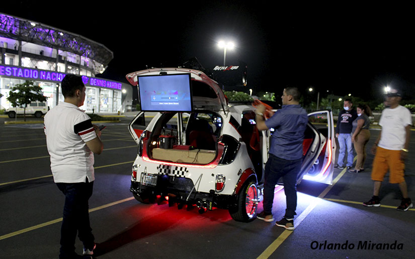 Nuevo Estadio Nacional sede de exhibición de vehículos modificados Managua. Radio La Primerísima