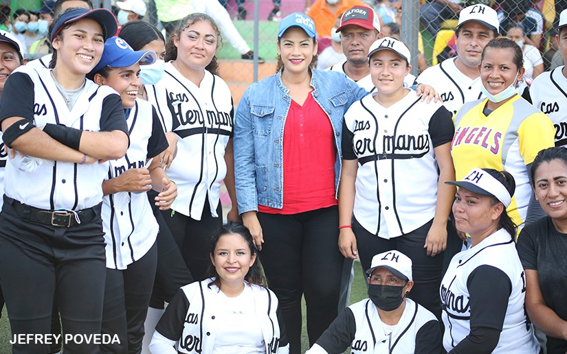 Equipo Las Hermanas ganan campeonato de Softball en Managua Managua. Radio La Primerísima